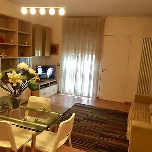 verificați disponibilitatea